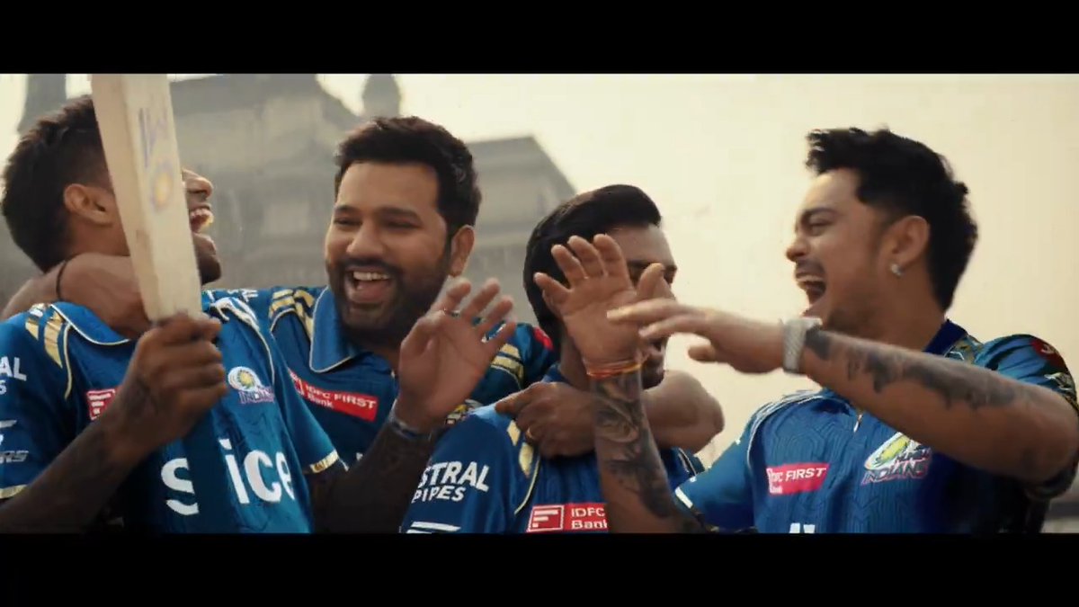 Har dhadkan, har dil ye bole 𝙈𝙪𝙢𝙗𝙖𝙞 𝙈𝙚𝙧𝙞 𝙅𝙖𝙖𝙣 🎶💙 #OneFamily #MumbaiIndians #MumbaiMeriJaan