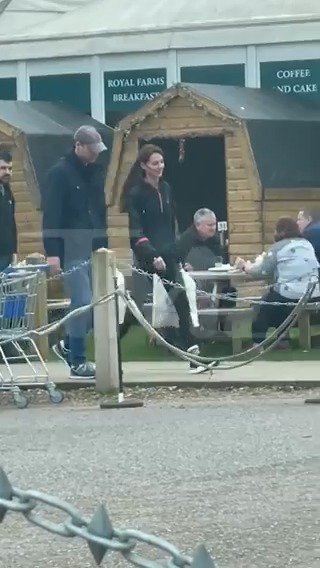 #KateMiddleton seemed to be in good spirits while out and about with #PrinceWilliam Saturday. (🎥: TMZ/The Sun)