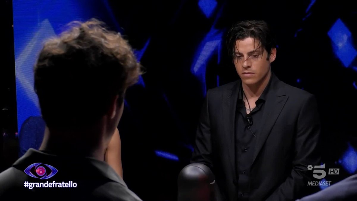 Alta tensione attorno al tavolo delle nomination... ecco il meccanismo che ci porterà al terzo finalista e all'eliminazione immediata. #GrandeFratello