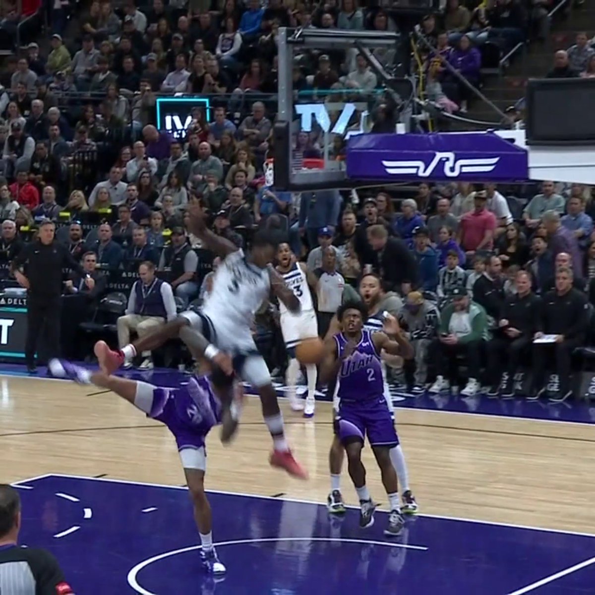 DUNK OF THE YEAR?! 🤯 ANT THREW IT DOWN 🔥
