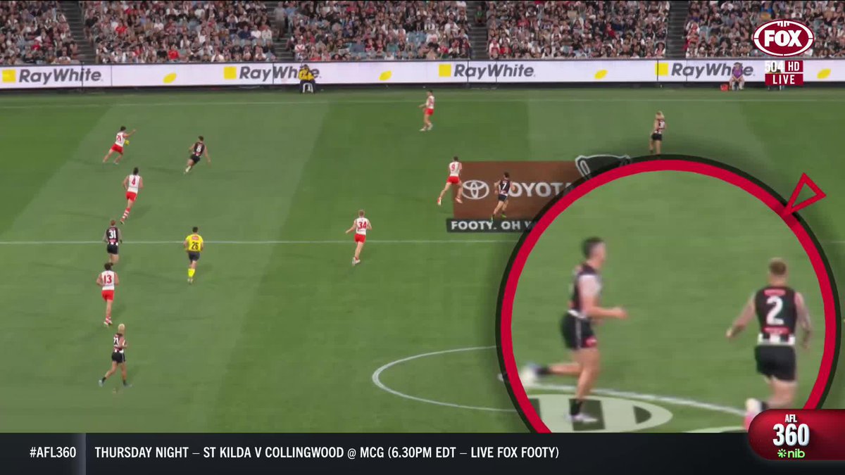 'I didn't have a problem with it at all.' Jeremy Howe addresses the Magpies in-play high five. 📺Watch #AFL360 on Ch. 504 or stream via Kayo Sports: