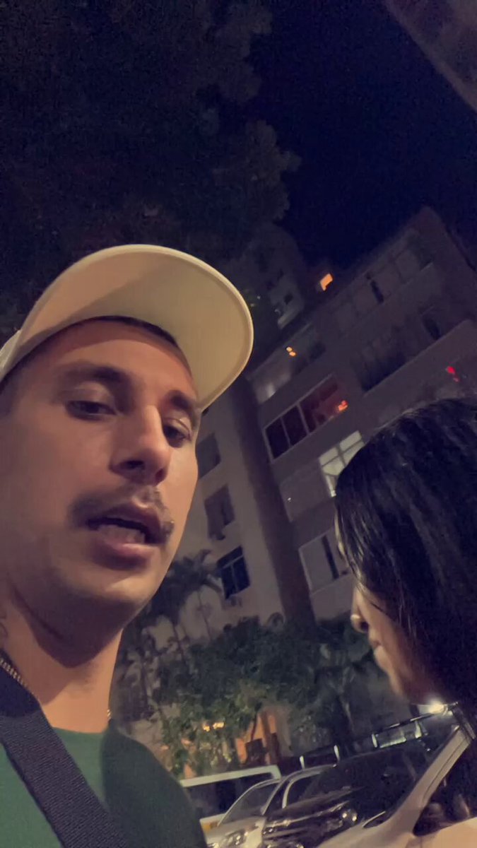 I love to make out with Latina girls !!!! Do you also like it?