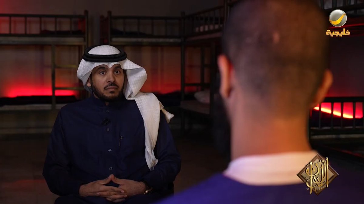 إذا تذكرون هذه الحادثة اللي انتشرت في 2022 لشخص قتل سائق سطحة (التغريدة المقتبسة) السبب: القاتل تعاطى مخدر الشبو لأول مرة في حياته بذلك اليوم. المديفر قابل القاتل واعترف له بذلك. نصيحة أخ، أي شخص يغلط عليك بالشارع اتركه لاتحارشه، فقط بلغ عليه، حياتك أهم.