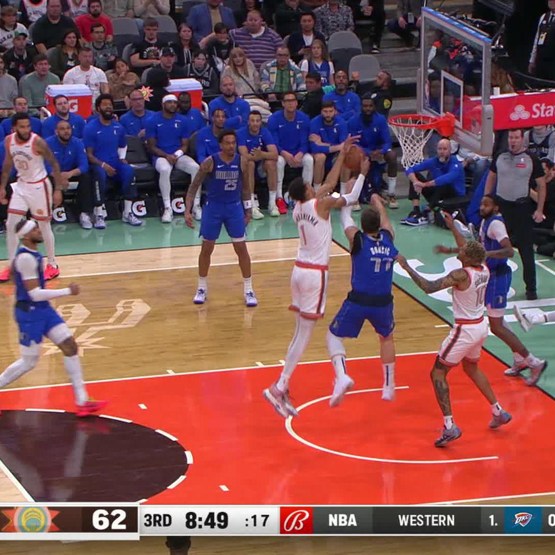 the save 👏 the ball movement 👏 the bucket 👏