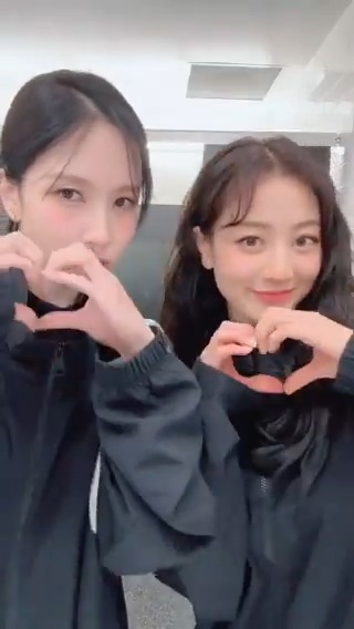 ドキドキ💓 💥 Listen ONE SPARK ❤‍🔥 Listen With YOU-th #트와이스 #TWICE #지효 #JIHYO #미나 #MINA
