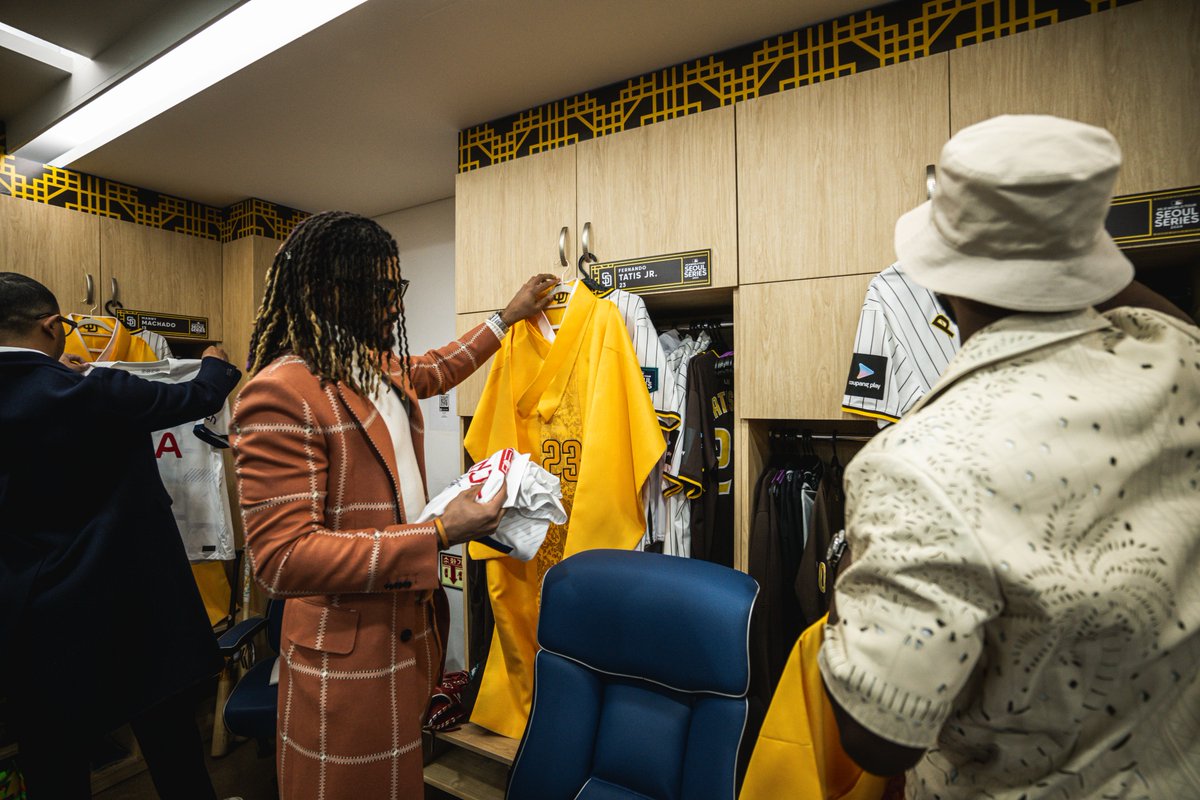 Hanboks from Ha-Seong and jerseys from Kim Min-jae and Son Heung-min? Yeah, the squad is rollin’ into the #SeoulSeries with style.