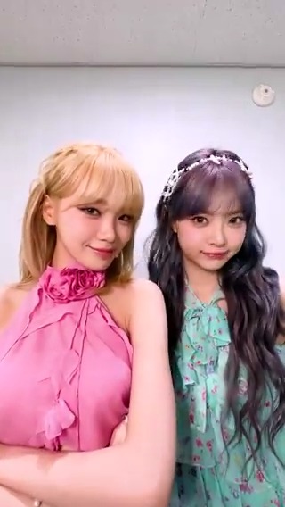ChaeChaez💘 ▪️ ▪️ ▪️ #LE_SSERAFIM #르세라핌 #KIMCHAEWON #김채원 #HONGEUNCHAE #홍은채 #LE_SSERAFIM_EASY #LE_SSERAFIM_Smart