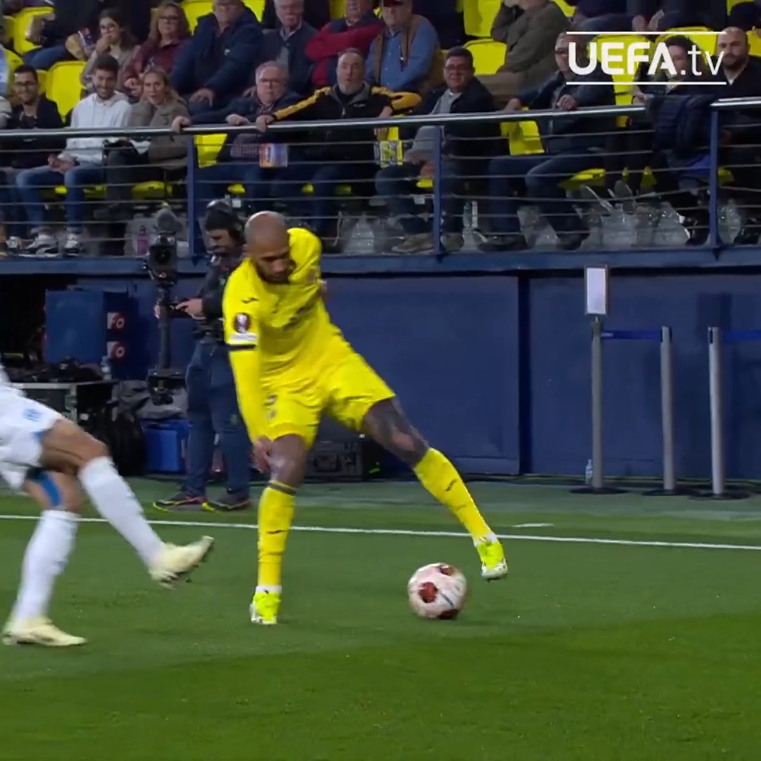 Outrageous from Capoue 😳 Villarreal CF || #UEL