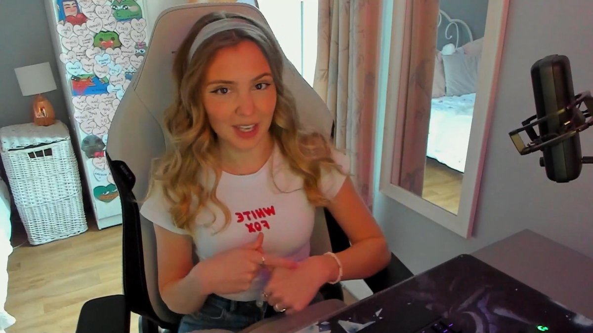 Our newest Featured Streamer is up to bat: Darcey 🤍! 📺 Darcey runs a wholesome stream with chaotic energy, plenty of music and dancing, and lots of FUN! She does it all: Mythic+, Raids, Transmog and Mount collection, Classic, and more!