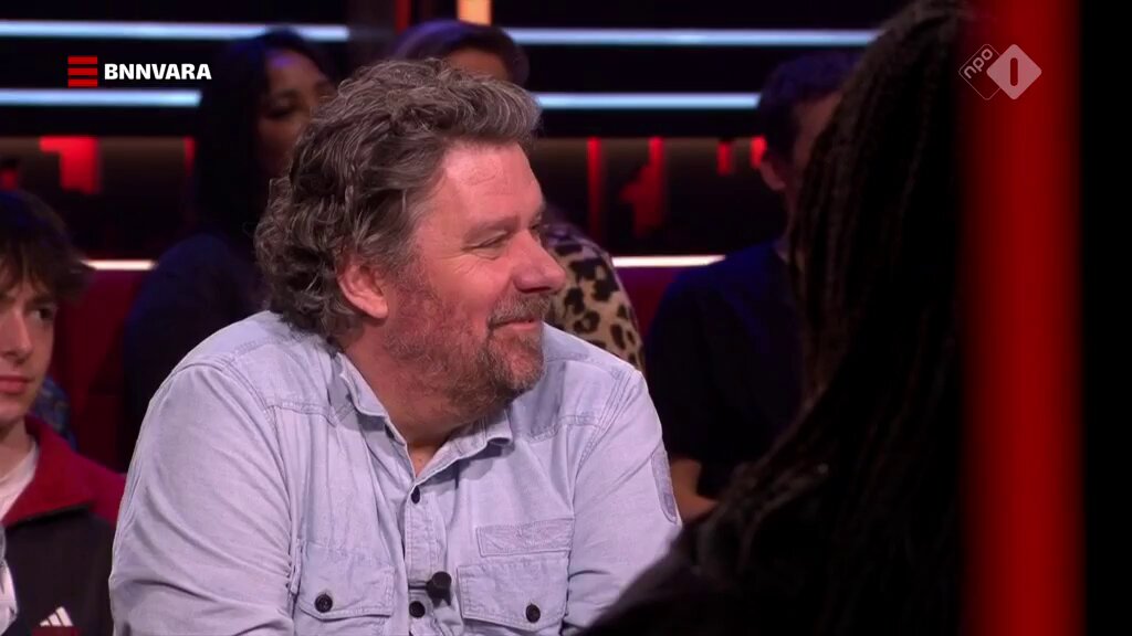 Paskal Jakobsen ontroerde de 538-luisteraar met zijn live versie van ‘Liefde van Later’. Nu brengt hij die song officieel uit. Hij speelde de Jacques Brel-cover live met strijkers in onze studio. #SophieEnJeroen