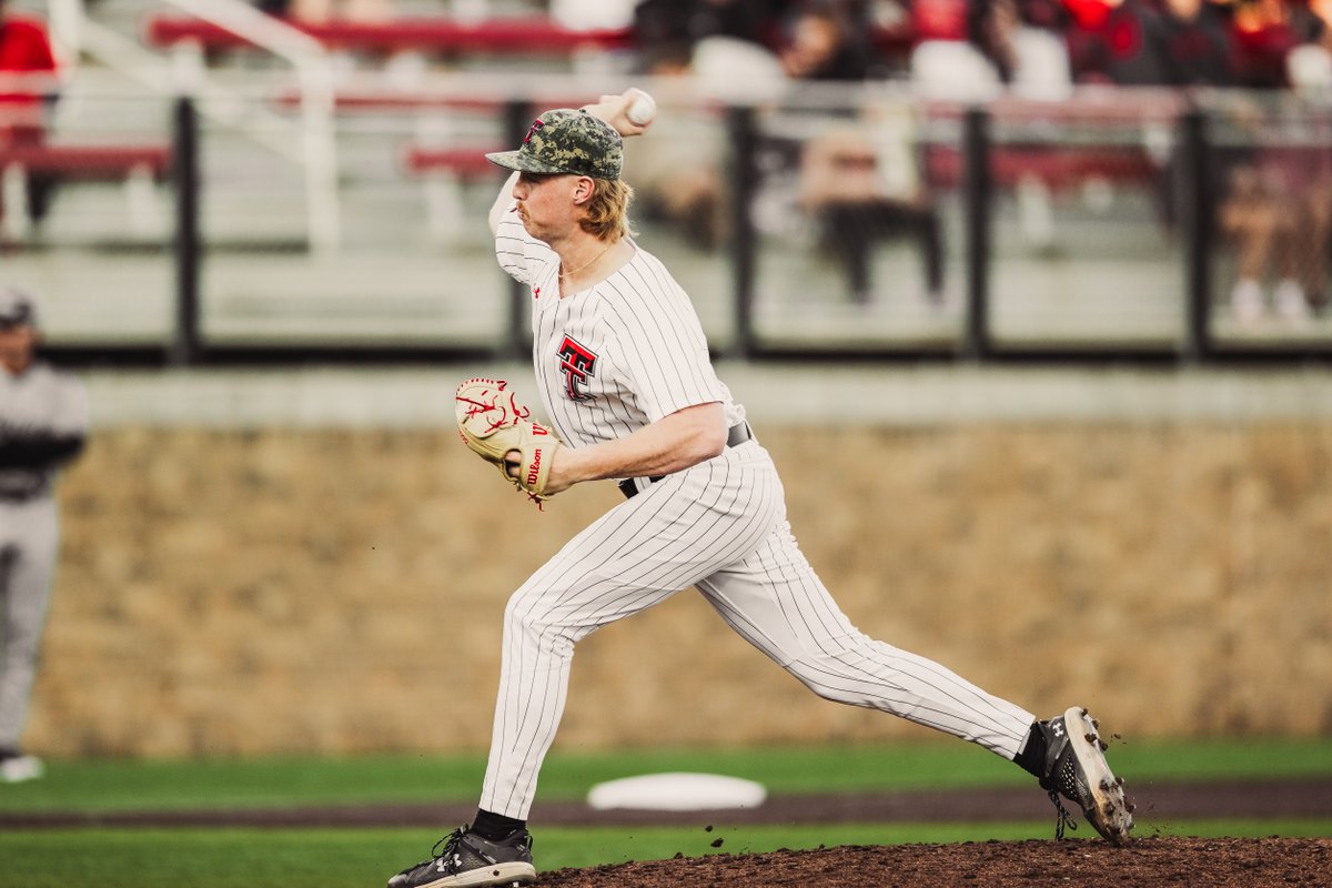 5⃣ straight scoreless appearances for the freshman! #WreckEm | ParkerHut07