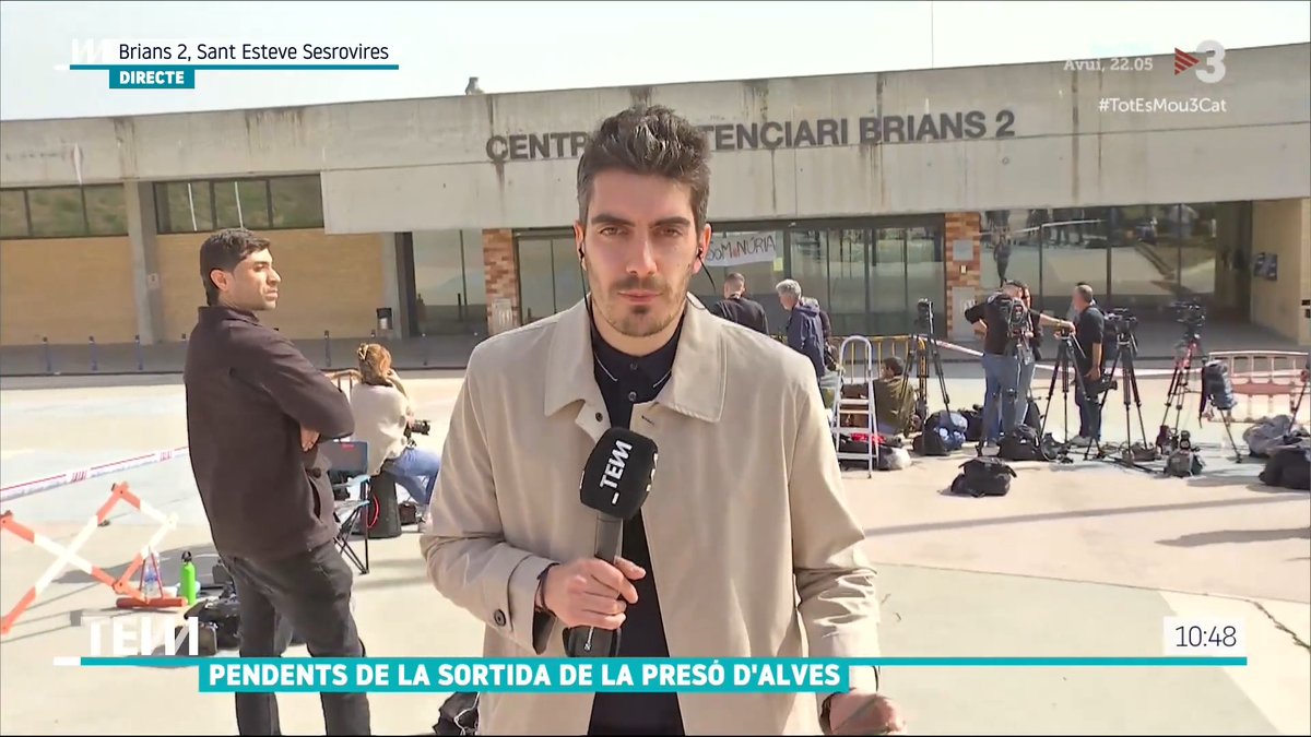 Expectació a Brians 2. Mitjans de diversos països pendents de la sortida de Dani Alves de la presó "Si Alves vol sortir avui, té marge fins a les 14.30", Míriam de Saint-Germain (Miriam St.Germain) , periodista #TotEsMou3Cat