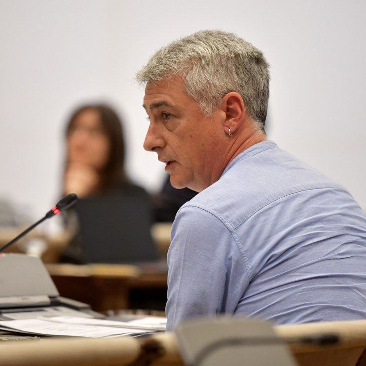 Abramos las puertas y las ventanas de las instituciones. Aprovechemos la oportunidad para limpiar y huyamos del espectáculo del 'y tú más' de esta semana. Tolerancia cero contra la corrupción.