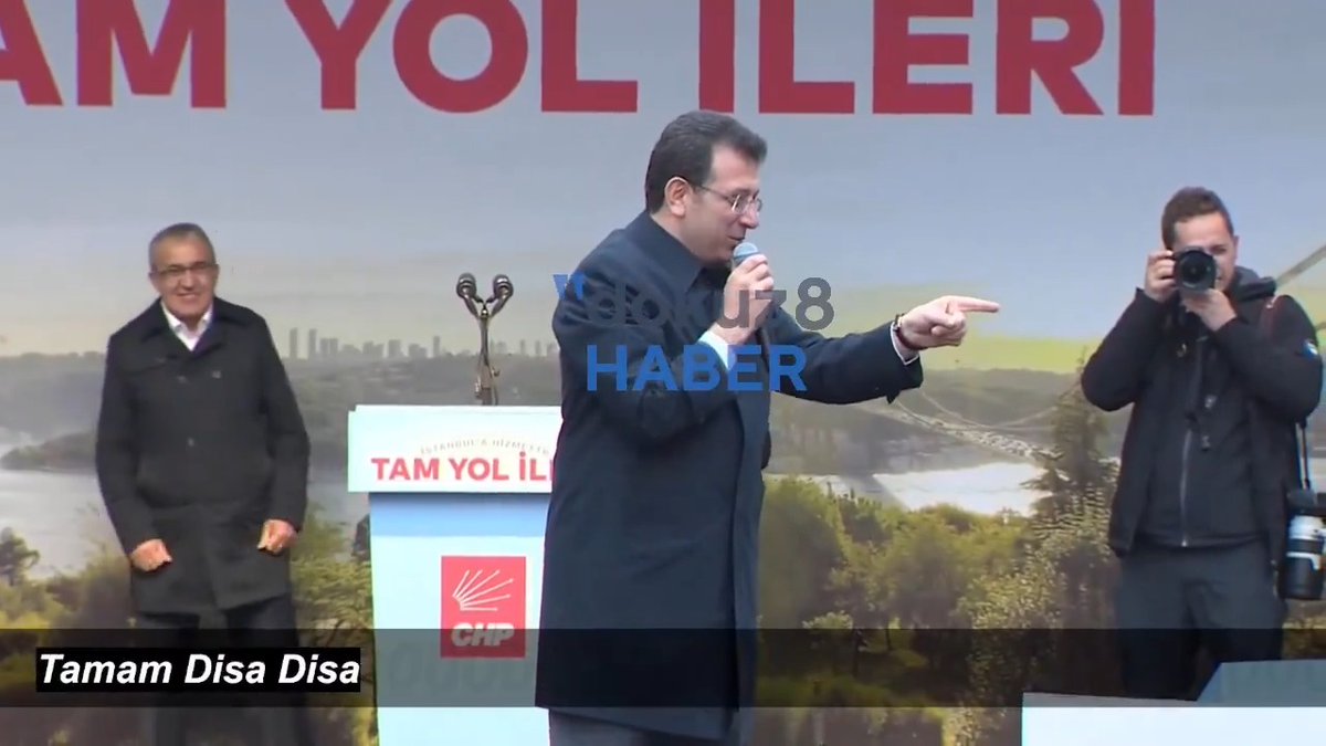 🔴Ekrem İmamoğlu, mitingdeki Kürtçe pankartı çevirdi! ➡️"Onu öğrendim. Yine yine İmamoğlu. Kürtçe yazmış, kurban olurum senin diline. Disa disa İmamoğlu..."