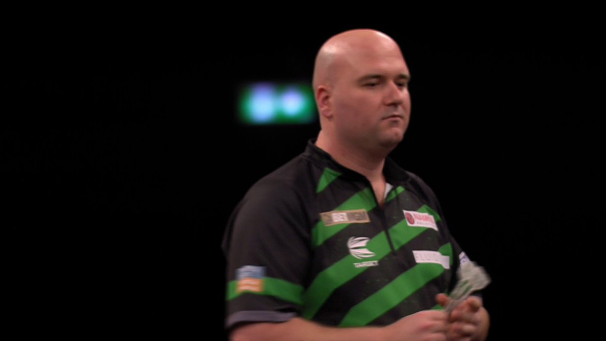 Wayne Mardle didn't have to do Rob Cross like that 🤣