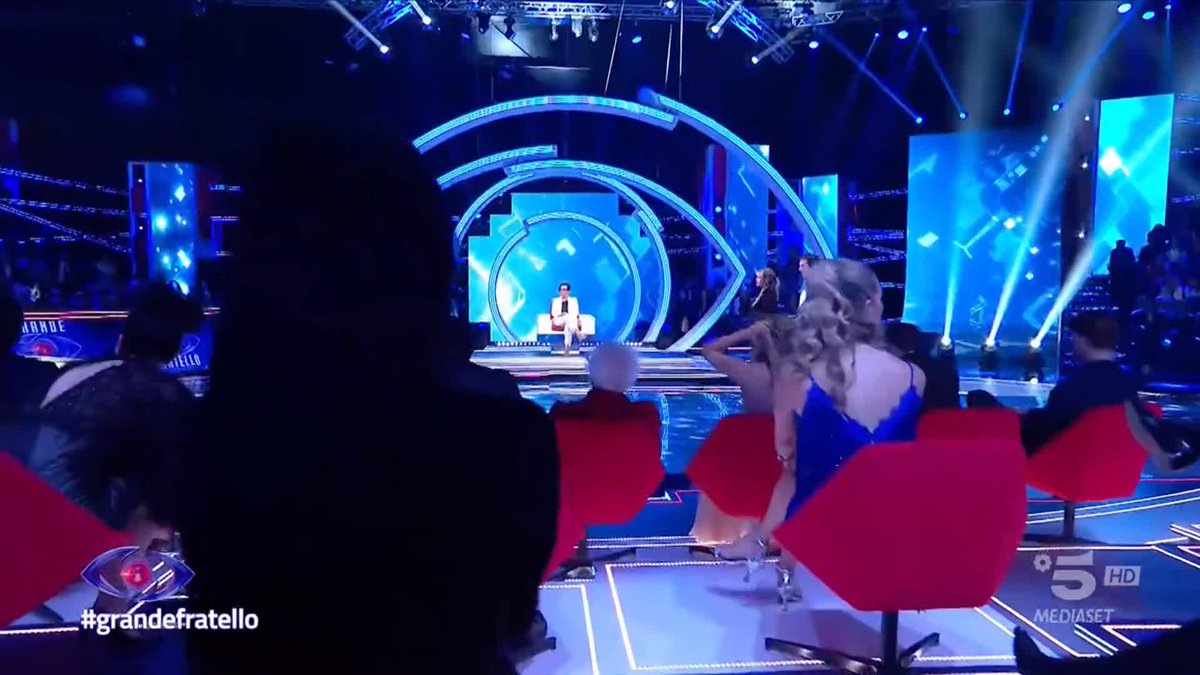 Il pubblico ha deciso che il quarto finalista di questa edizione di #GrandeFratello è... SIMONA!