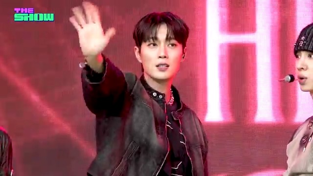 신이 하이라이트를 만드실 때 실수로 퇴폐미를 왕창 쏟으셨음🙆🏻‍♀️ 그렇지 않고서야 사람이 어떻게 이렇게 다크 섹시 ? 🖤 #KPOP #THEKPOP #THESHOW #더쇼 #하이라이트 #HIGHLIGHT #스위치온 #Switch_On #윤두준 하이라이트(HIGHLIGHT)