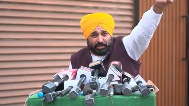 ਕੇਂਦਰ ਸਰਕਾਰ ਪੂਰੇ ਦੇਸ਼ ਦਾ ਢਿੱਡ ਭਰਨ ਵਾਲੇ ਪੰਜਾਬ ਨਾਲ ਬਹੁਤ ਨਫ਼ਰਤ ਕਰਦੀ ਹੈ... ਜੇਕਰ ਇਹਨਾਂ ਦਾ ਵੱਸ ਚੱਲੇ ਤਾਂ ਇਹ ਰਾਸ਼ਟਰੀ ਗੀਤ ਵਿੱਚੋਂ ਪੰਜਾਬ ਦਾ ਨਾਮ ਕੱਢ ਦੇਣ...