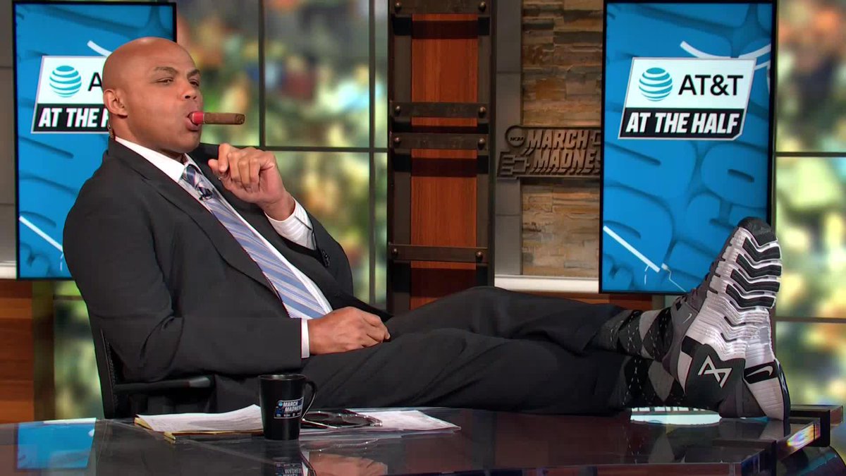 Charles Barkley is "comfortable" as Auburn Basketball has a 7-point lead at the half over Yale 😂