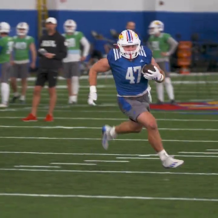 Big things ahead for the TE room 💪 #RockChalk