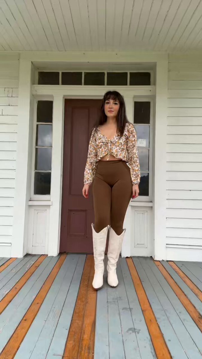 My new fave dance. Retweet if you want more!🤠 #cowgirl #country #dance #trend