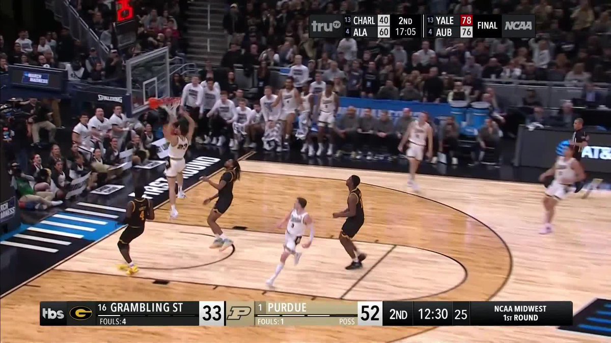 THIS IS HOW YOU GET ACROSS THE COURT IN 7 SECONDS FOR AN ALLEY-OOP DUNK 💪 Purdue Men's Basketball