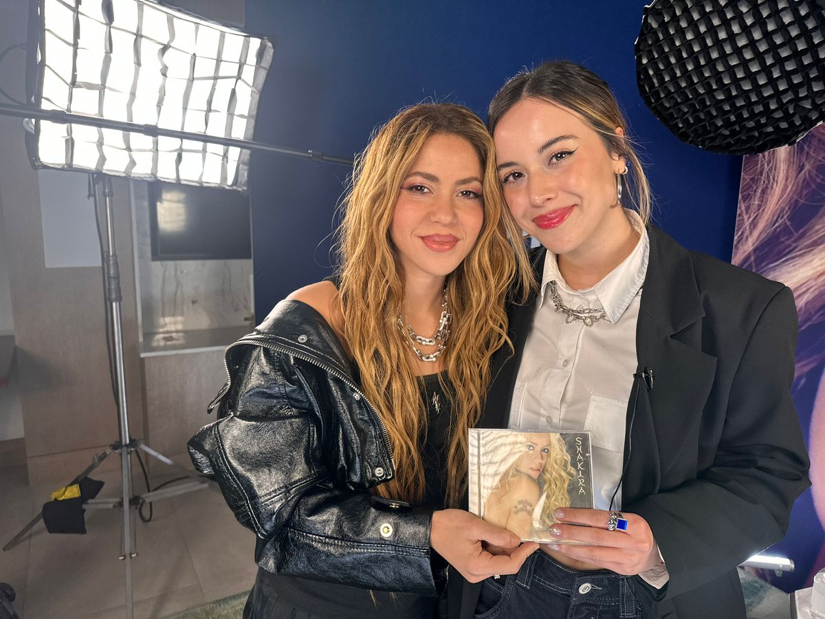 “¿Quién nos tiene que decir a nosotros cómo secarnos las lágrimas y cómo sanar?” 🎙️ @SHAKIRA se sincera con Cris Regatero en la presentación de su nuevo álbum ‘LAS MUJERES YA NO LLORAN’ 💜 📲Muy pronto la ENTREVISTA COMPLETA en