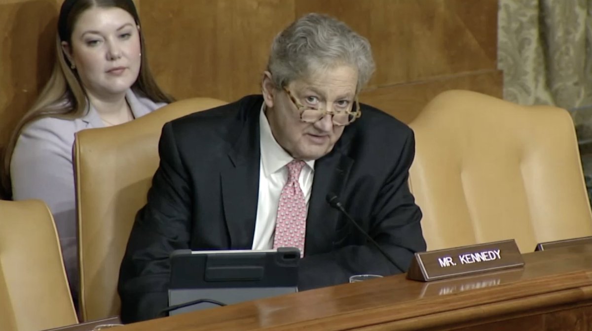 A cross country skier appeared in congress as an expert witness on climate change for Democrats. It did not go well for him. Holy hell, enjoy this: