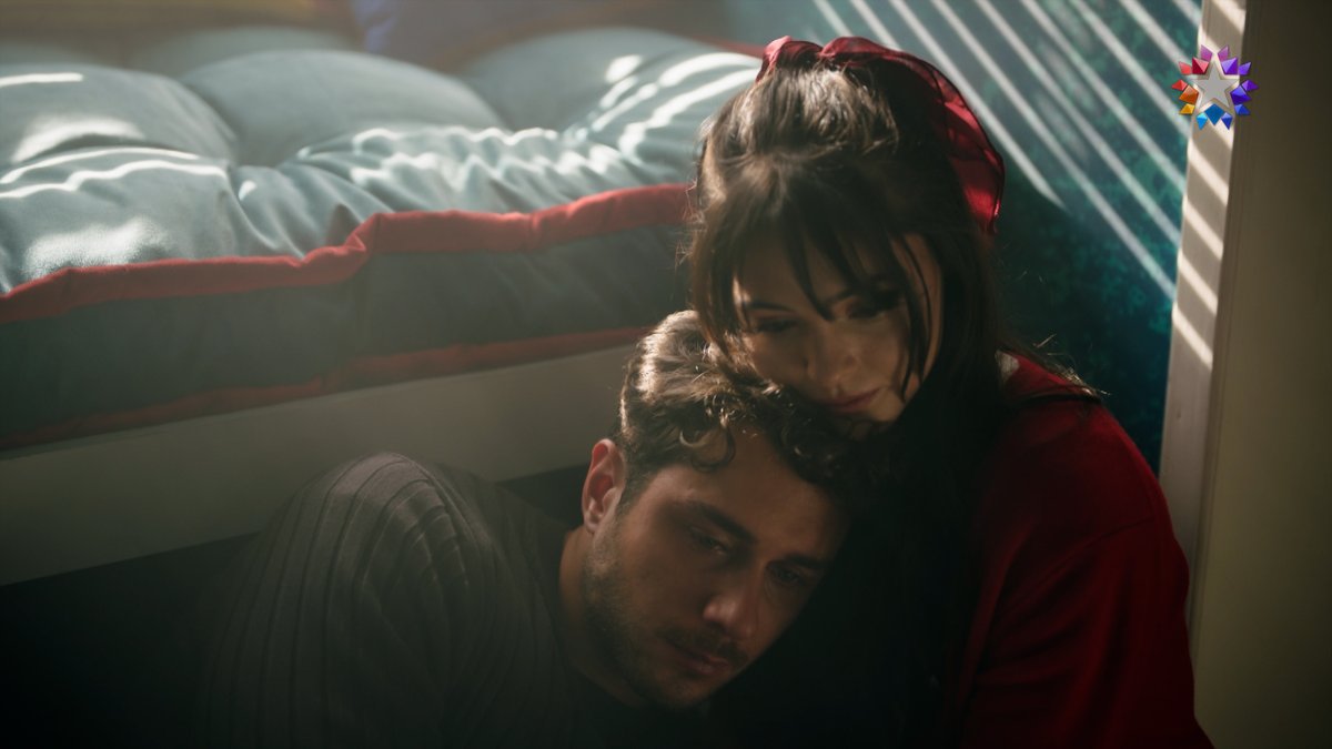 "Bu evde seni anlayacak biri varsa o da benim..." #YanOda yeni bölümüyle STAR TV’de devam ediyor. #YanOda bir OGM Pictures yapımıdır.