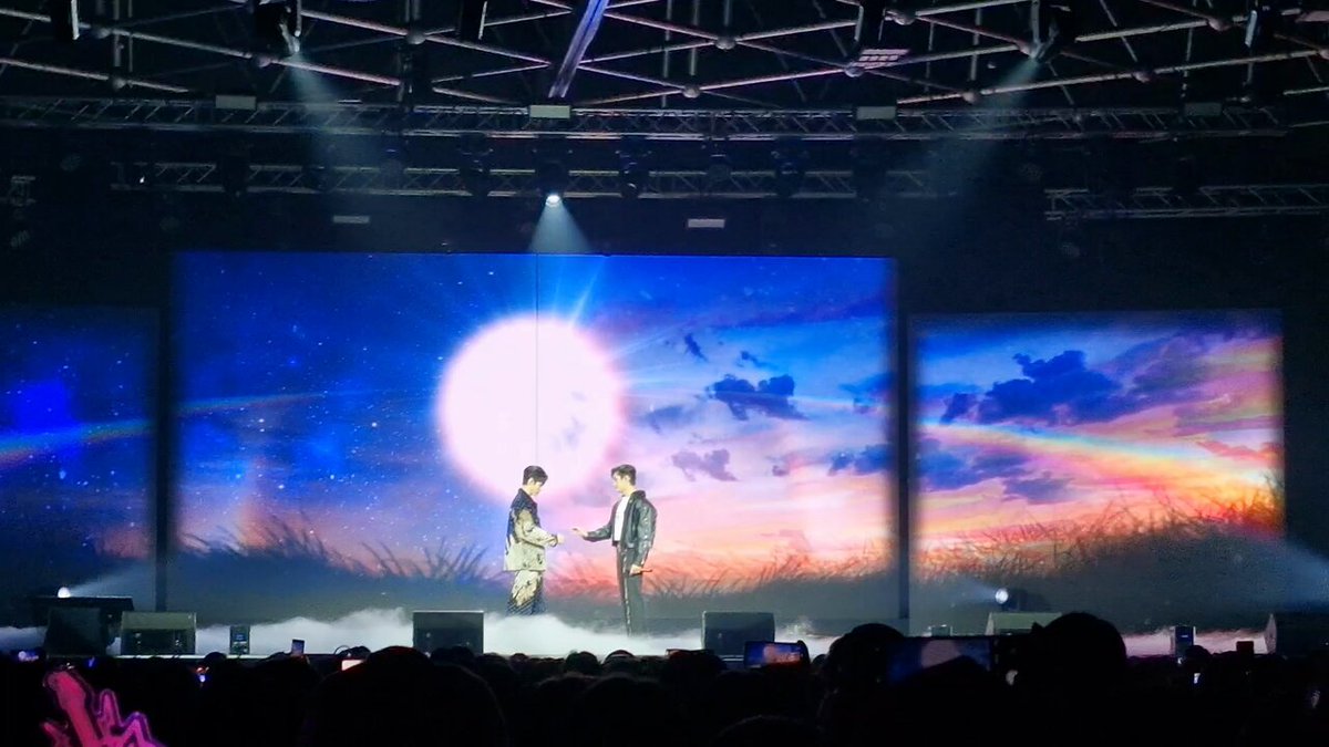 ผมชอบโชว์แจมฟิลม์มากกกกกกกกก ชอบเพลง ชอบสตอรี่ ชอบเสียงร้อง การแสดงด้วยอะ สเตจสวยยยยย 🌑🌕✨️🌾 #Oneฟินเวอร์FanCon
