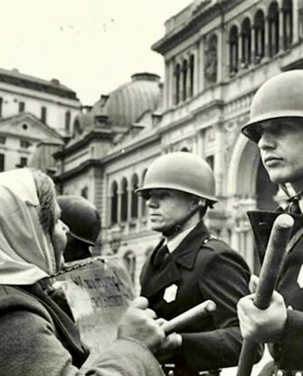 En este aniversario del 24 de marzo, momento crucial en nuestra historia, es esencial recordar y reflexionar sobre los oscuros episodios de la dictadura en Argentina. En un momento en el que algunos intentan tergiversar la verdad, es nuestra responsabilidad mantener viva la memoria y la verdad sobre lo sucedido. Hoy más que nunca, en este día de conmemoración, reafirmamos nuestro compromiso con la Memoria, la Verdad y la Justicia. Recordamos a los 30.000 desaparecidos, y nos comprometemos a seguir luchando por un país donde nunca más se repitan estos horrores.