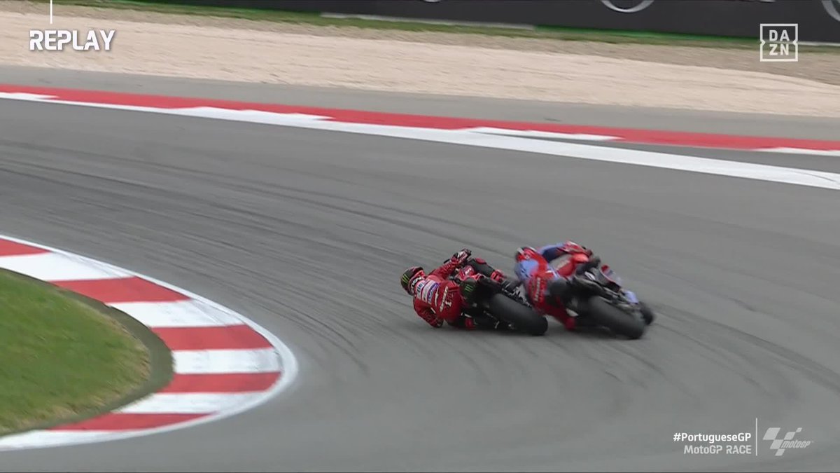 ¡CAÍDA DE PECCO BAGNAIA Y MARC MÁRQUEZ! Peleaban por la quinta plaza y se fueron al suelo a falta de solo tres vueltas 😰 #PortugueseGP 🇵🇹 #MotoGP 🏁