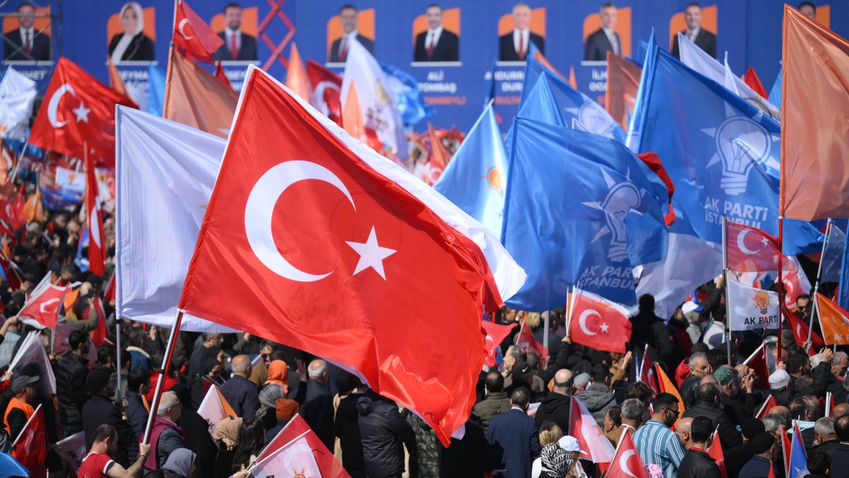 Şimdi İstanbul! Yeniden İstanbul! Sadece İstanbul! Seni çok seviyoruz, aşkımızsın İstanbul! 🇹🇷