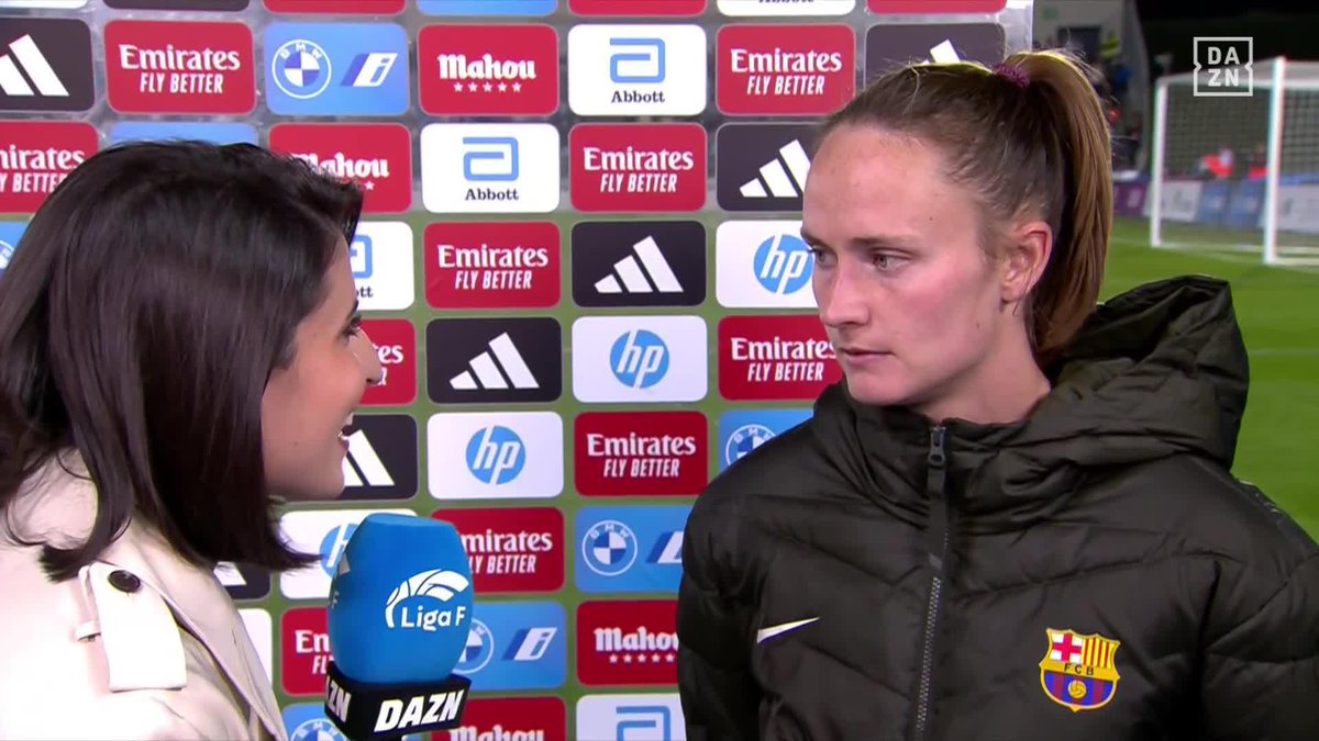 Tiene números de récord, es la máxima goleadora y la máxima asistente de Liga F... pero Caroline Graham lo tiene claro 🗣️ "Si no ganamos nada, estos números no valen" #LigaFenDAZN ⚽ 🎙️ Irene Pallardó Pérez