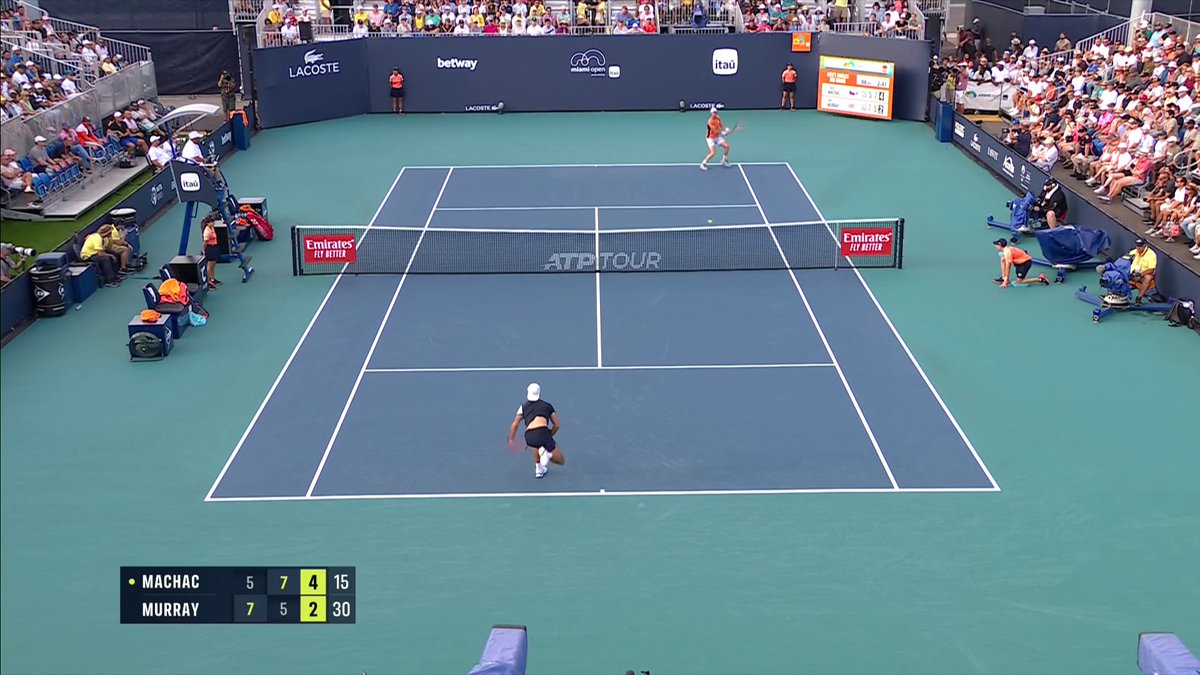 MASSIVE BREAK FROM MURRAY! 🤯 It's now 5-4, this is some display of heart from the Brit! 😅