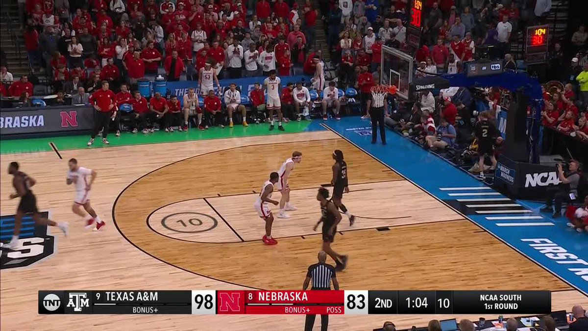 “Tominaga is a legend.” Why? He has 0 success in the BTT, 0 success in the NCAAT, 0 B1G Regular Season Championships. His stat line this season? 15/2/1. His career stats? 11.4/1.8/0.9 What the hell is the media trying to force feed us this for? 🤦