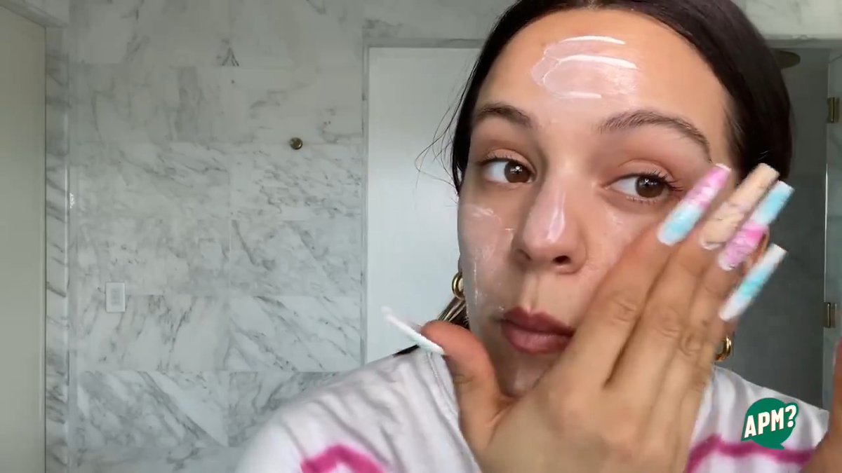 La R O S A L Í A ensenya la crema secreta de la seva rutina de maquillatge 🧴