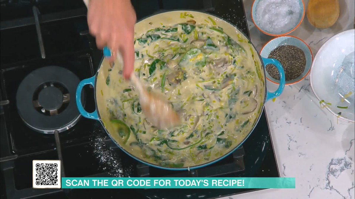 Clodagh's starting the week off right with her mouthwatering chicken pot pie! 🥧 Who knew those ingredients together could make it taste absolutely perfect? 😋