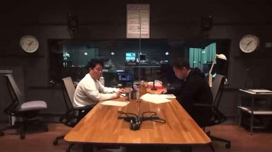 落ちたストローの行方にキレる津田さん。 1:04:15〜 #ラジオさん