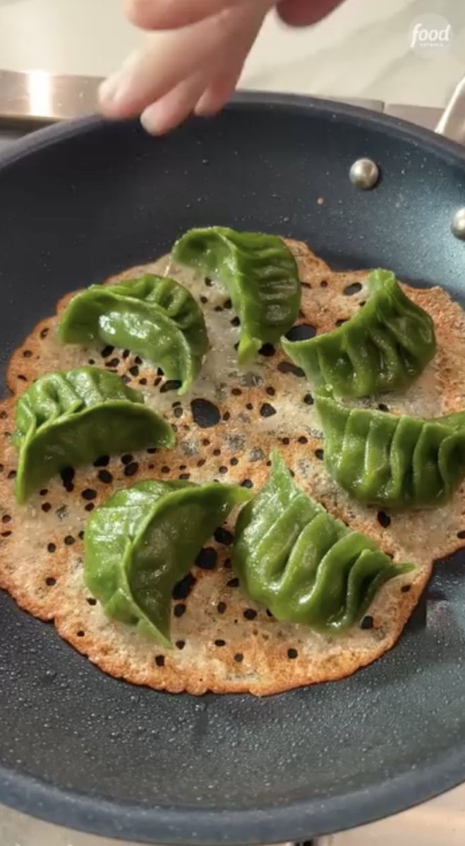 The crispy lace on these pork belly dumplings adds the *perfect* crunch: 😍😍 Catch Mei Lin competing in the Great 8 battles on #TournamentOfChampions, Sunday @ 8|7c!