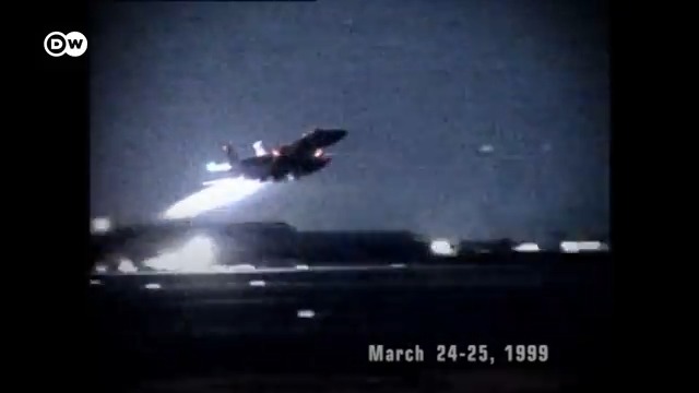 25年前,北约轰炸南联盟 1999年3月24日夜晚,北约出动战斗机对南斯拉夫实施轰炸行动,目的是阻止塞尔维亚人在科索沃对阿尔巴尼亚人的压迫。该行动没有获得联合国授权。北约当时做对了吗?