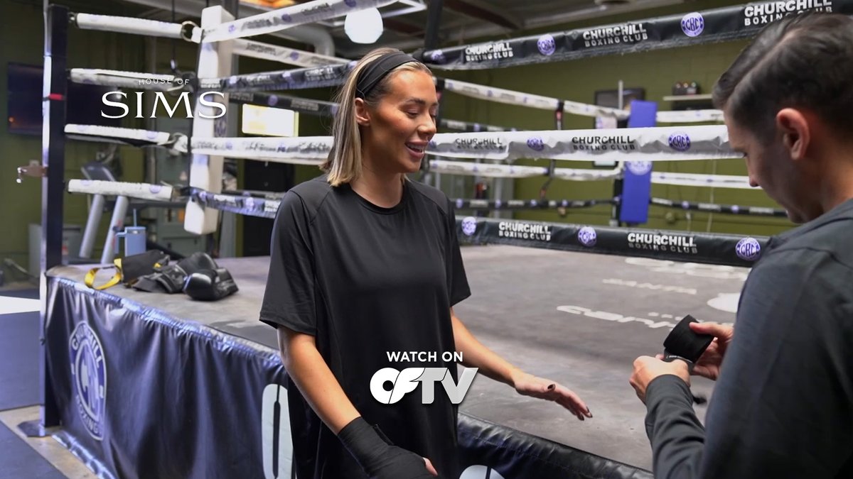 Fighting is in the Sims' DNA 👊 Just don't swing at Demi sims' veneers... 📺 Tap in to new #HouseOfSims on OFTV: