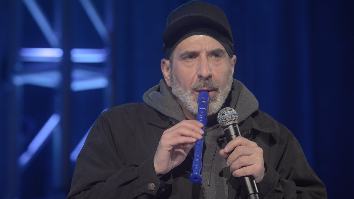 Dave Attell: Hot Cross Buns streaming NOW only on Netflix!