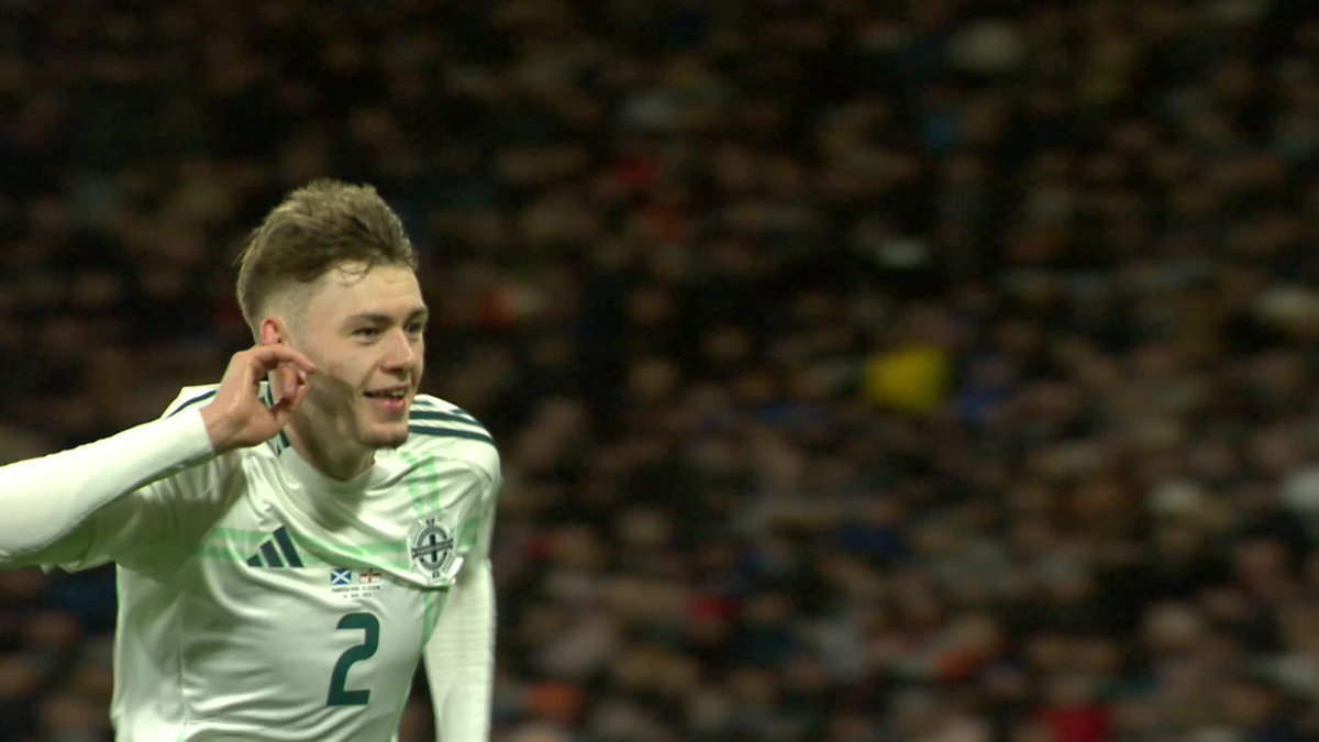 The thing with Patterson’s mistake here is that if the pass had worked - and it was close - Scotland could have played around the press and run at N Ireland without a wall of bodies for the 1st time tonight. It’s exactly what he should be trying 🤷‍♂️
