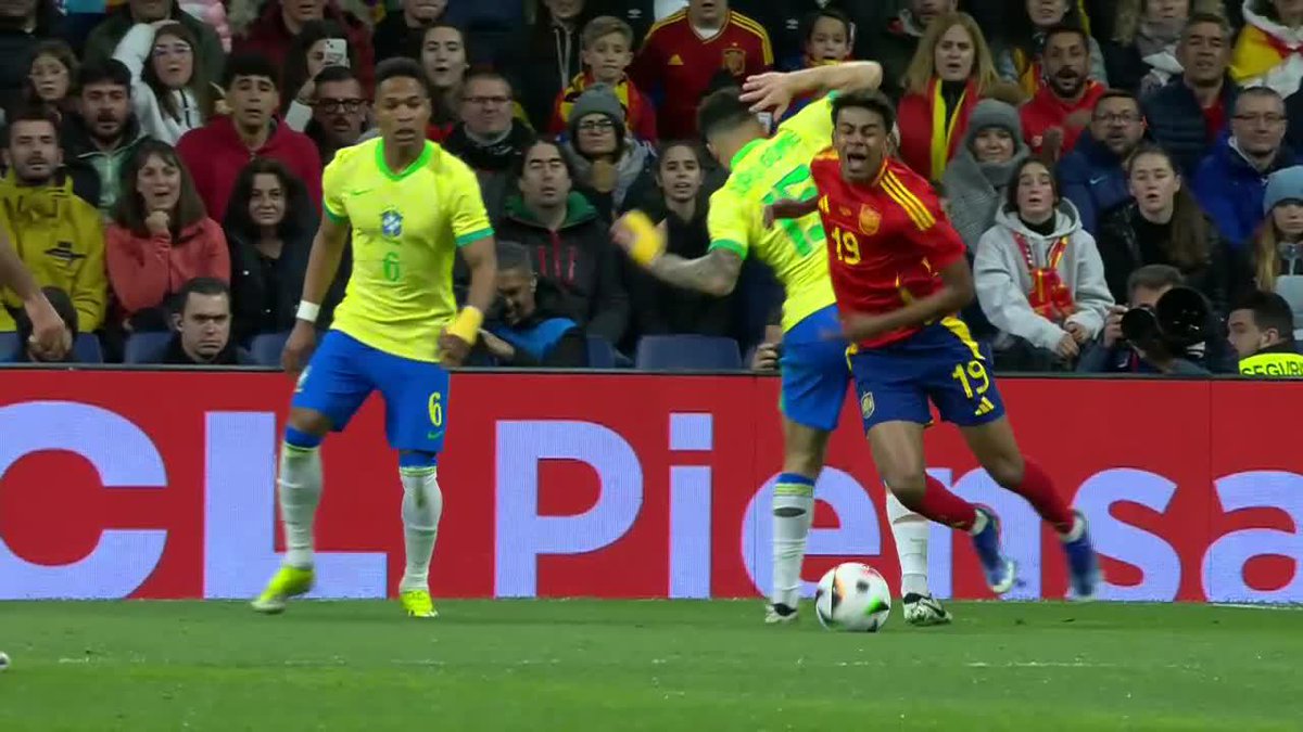 🇪🇦👀🇧🇷 A España le cobraron este PENAL ante Brasil. 🤔¿Qué les pareció a ustedes?