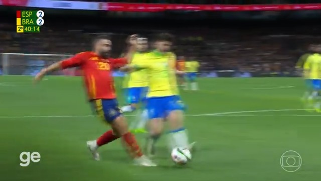 Así fue el SEGUNDO PENAL que le cobraron a España ante Brasil en el Bernabéu. ¿Qué opinan?