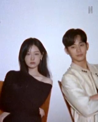 Kim Ji-won and “Timothée Chalamet, young DiCaprio” #QueenofTears #KimSoohyun #KimJiwon #Netflix