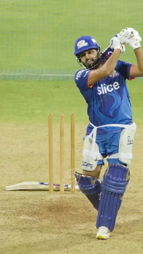 With love, admiration and honour for our Hitman 💙 #MumbaiMeriJaan #MumbaiIndians #SRHvMI | Rohit Sharma