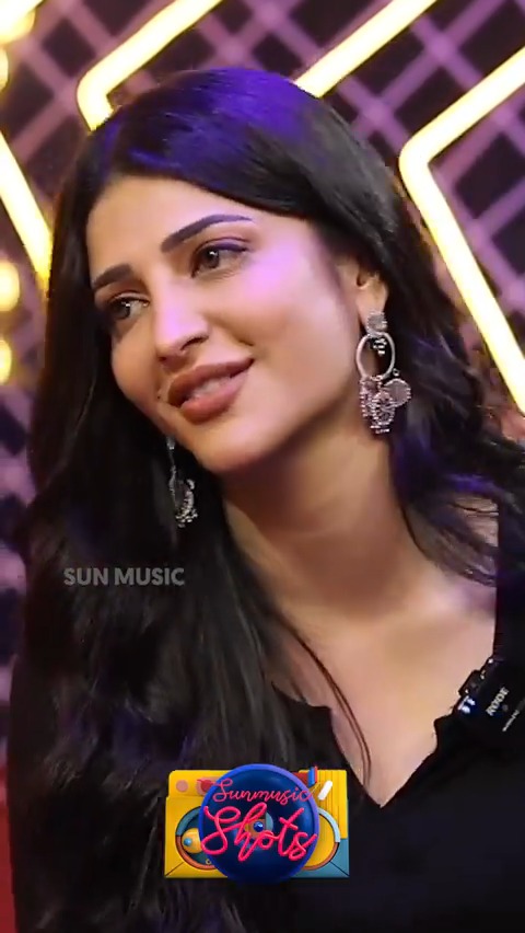 Magical voice with a full vibe 💯❤️‍🔥 Watch the full video on Sun music YouTube channel! #SunMusic #HitSongs #Kollywood #Tamil #Songs #Music #NonStopHit #SMShots #SunMusicShots #ShrutiHaasan #Inimel #LokeshKanagaraj #Vikram