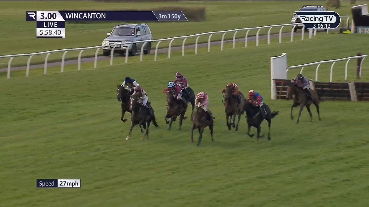 Take a bow, Harry Kimber 👏 The determined rider keeps Chloe's Court up to her work the whole way around and both run out good winners of our feature, the Crest Racing Mares' Handicap Hurdle, for the Robert Walford team